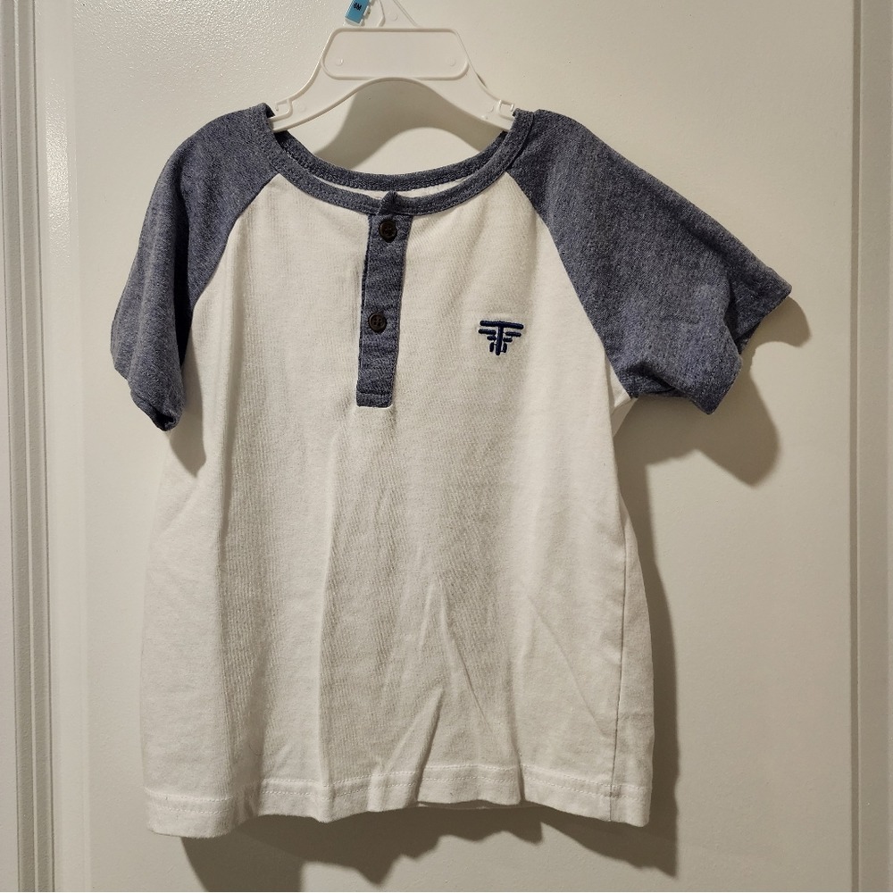 Kid's sz 4T Tahari Boy White Blue Raglan Short Sleeve Henley Shirt